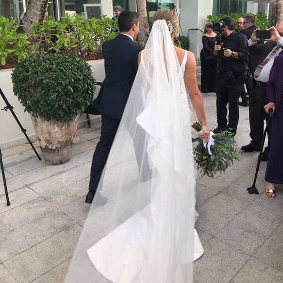 Oscar de la Renta Landon gown - Picture 4 of 7